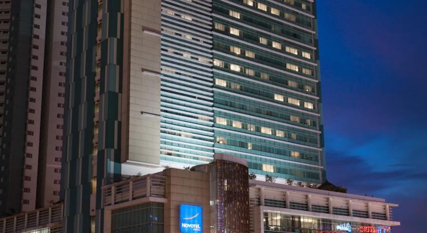 Novotel Jakarta Gajah Mada Exterior photo