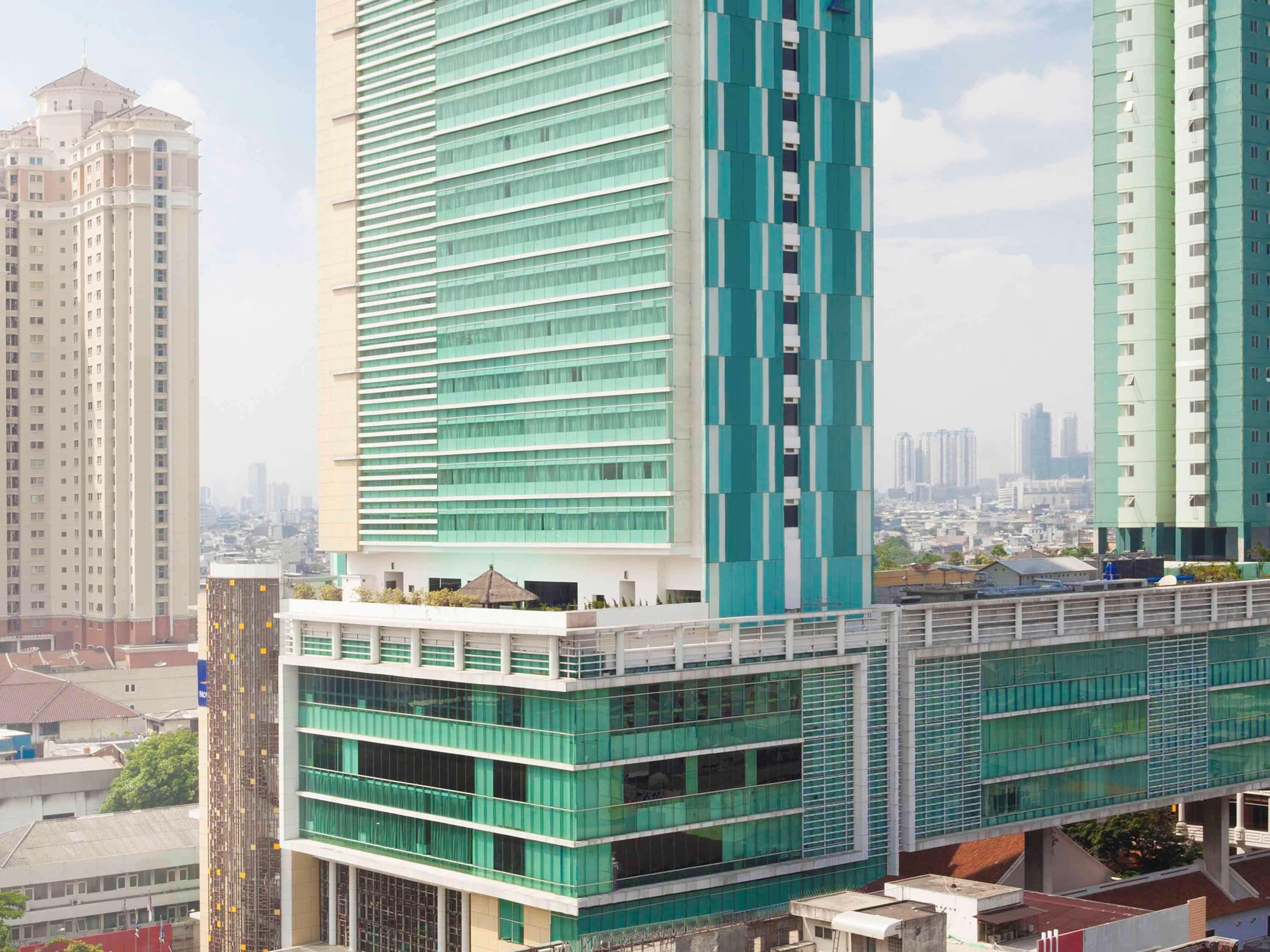 Novotel Jakarta Gajah Mada Exterior photo