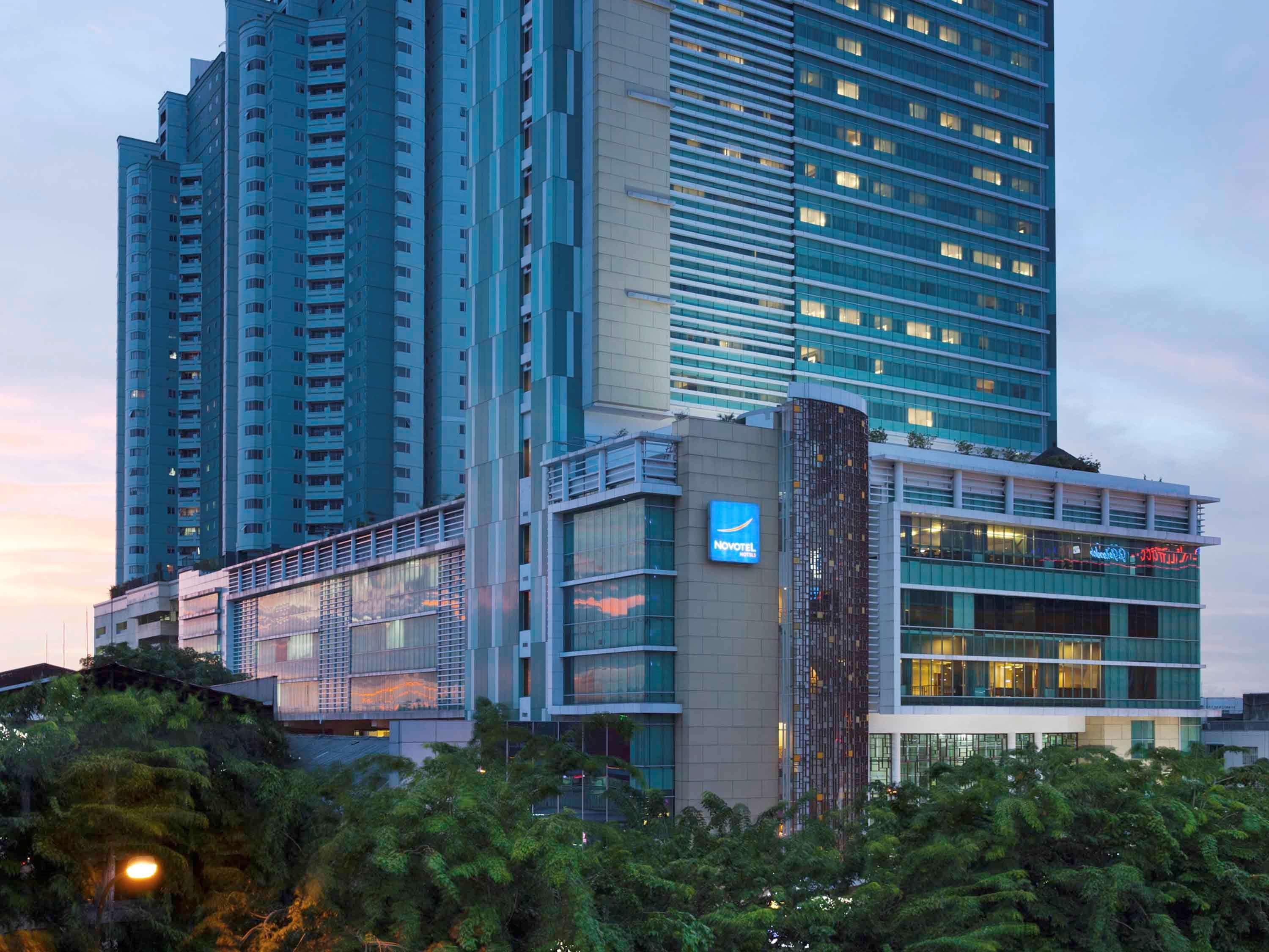 Novotel Jakarta Gajah Mada Exterior photo