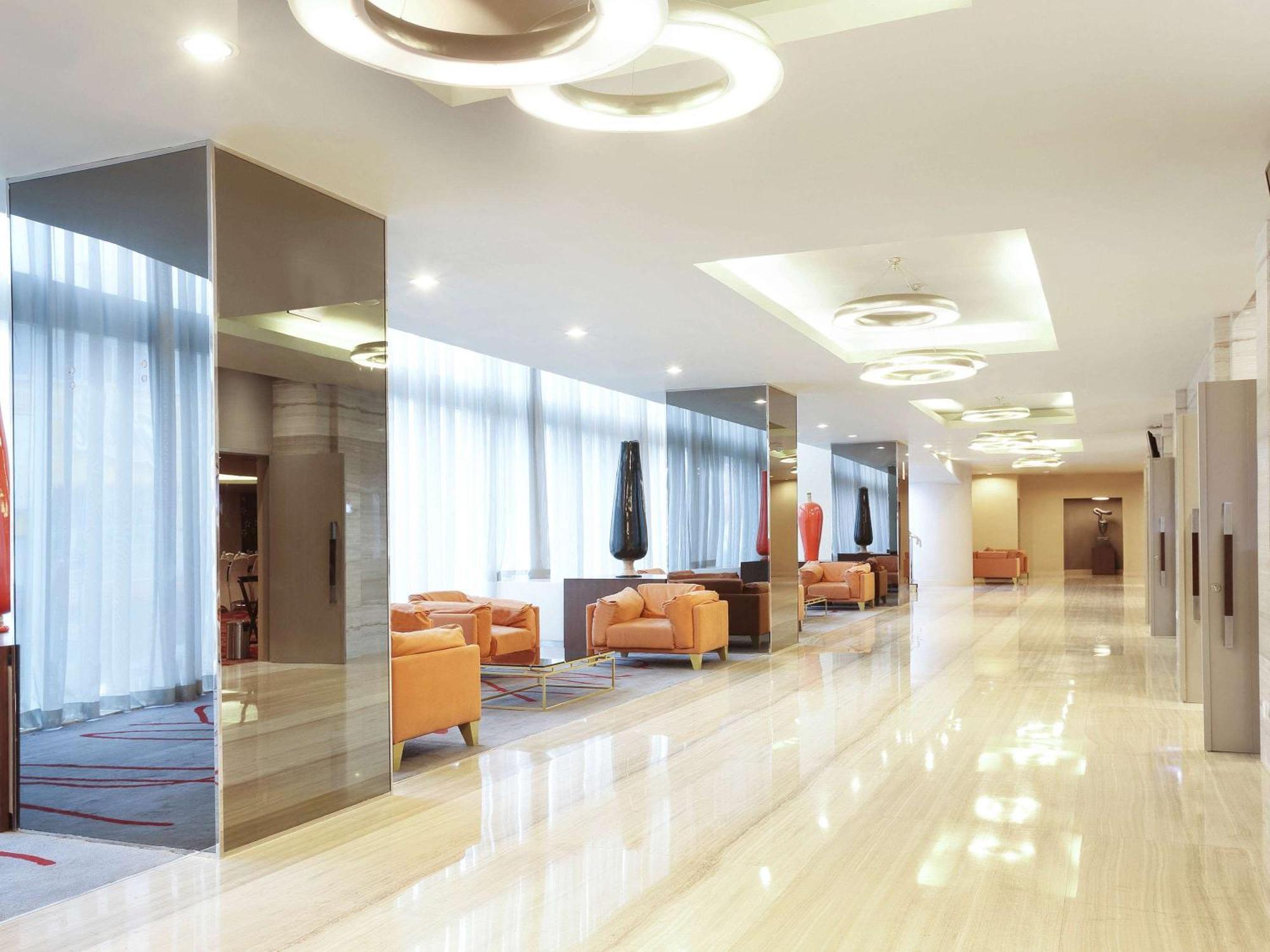 Novotel Jakarta Gajah Mada Exterior photo