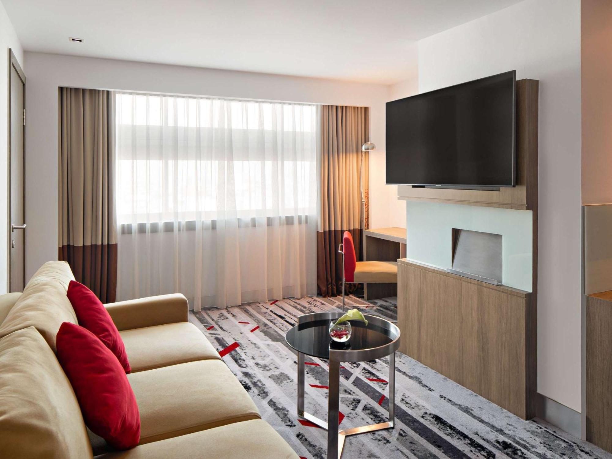 Novotel Jakarta Gajah Mada Exterior photo