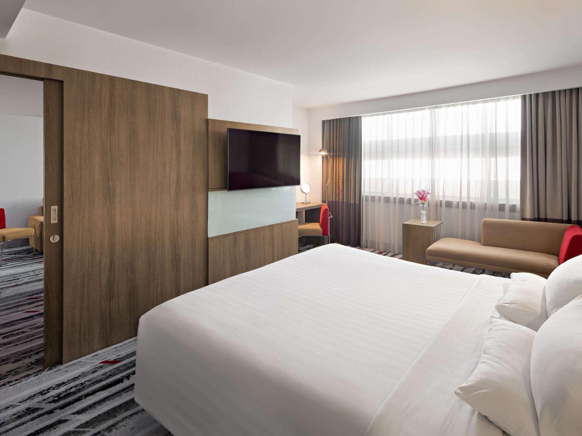 Novotel Jakarta Gajah Mada Exterior photo