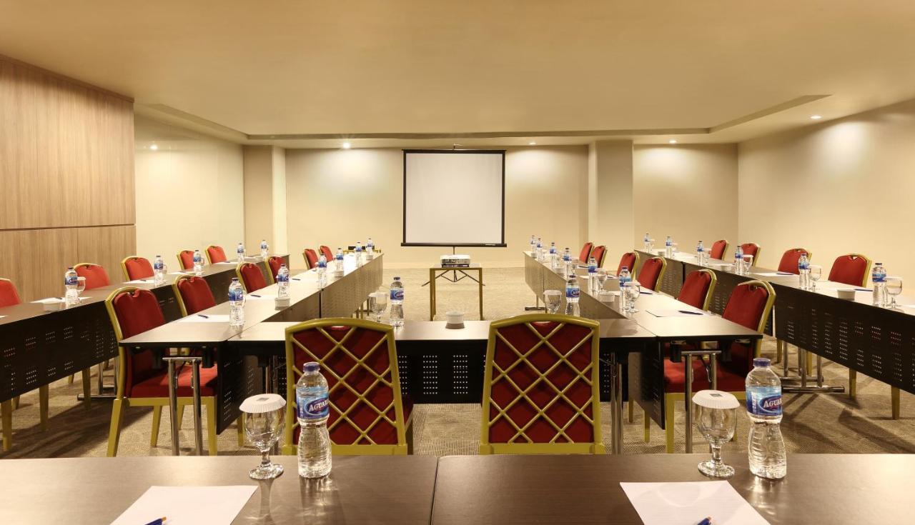 Novotel Jakarta Gajah Mada Exterior photo